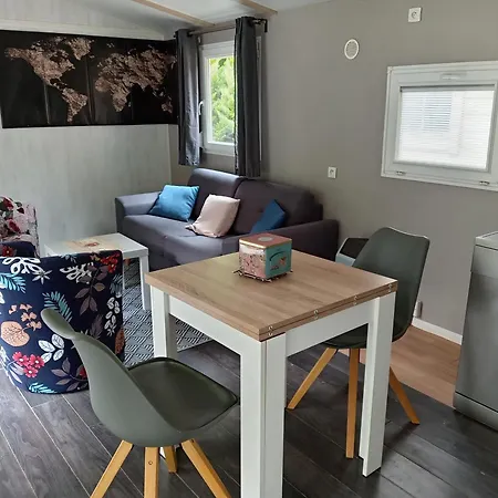 Kemp Entre Campagne Et Foret A 900m Du Zoo Et Au Pied Des Pistes Cyclables La Flèche