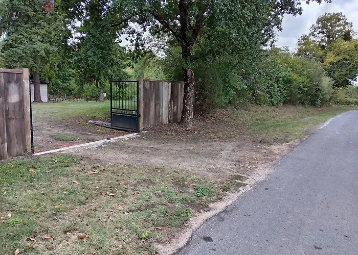 Entre Campagne Et Foret A 900m Du Zoo Et Au Pied Des Pistes Cyclables مكان تخييم *